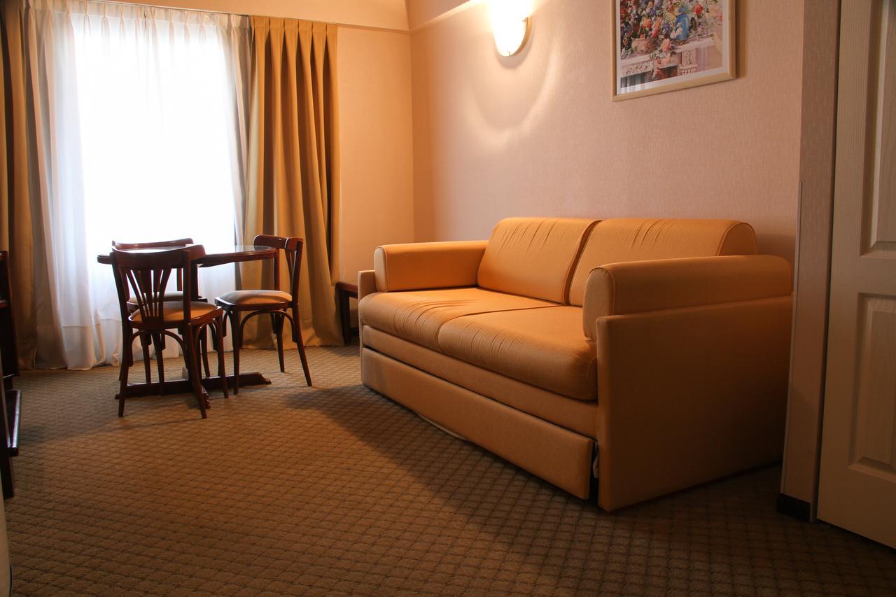 Hotel Reviens ปีนามาร์ ภายนอก รูปภาพ